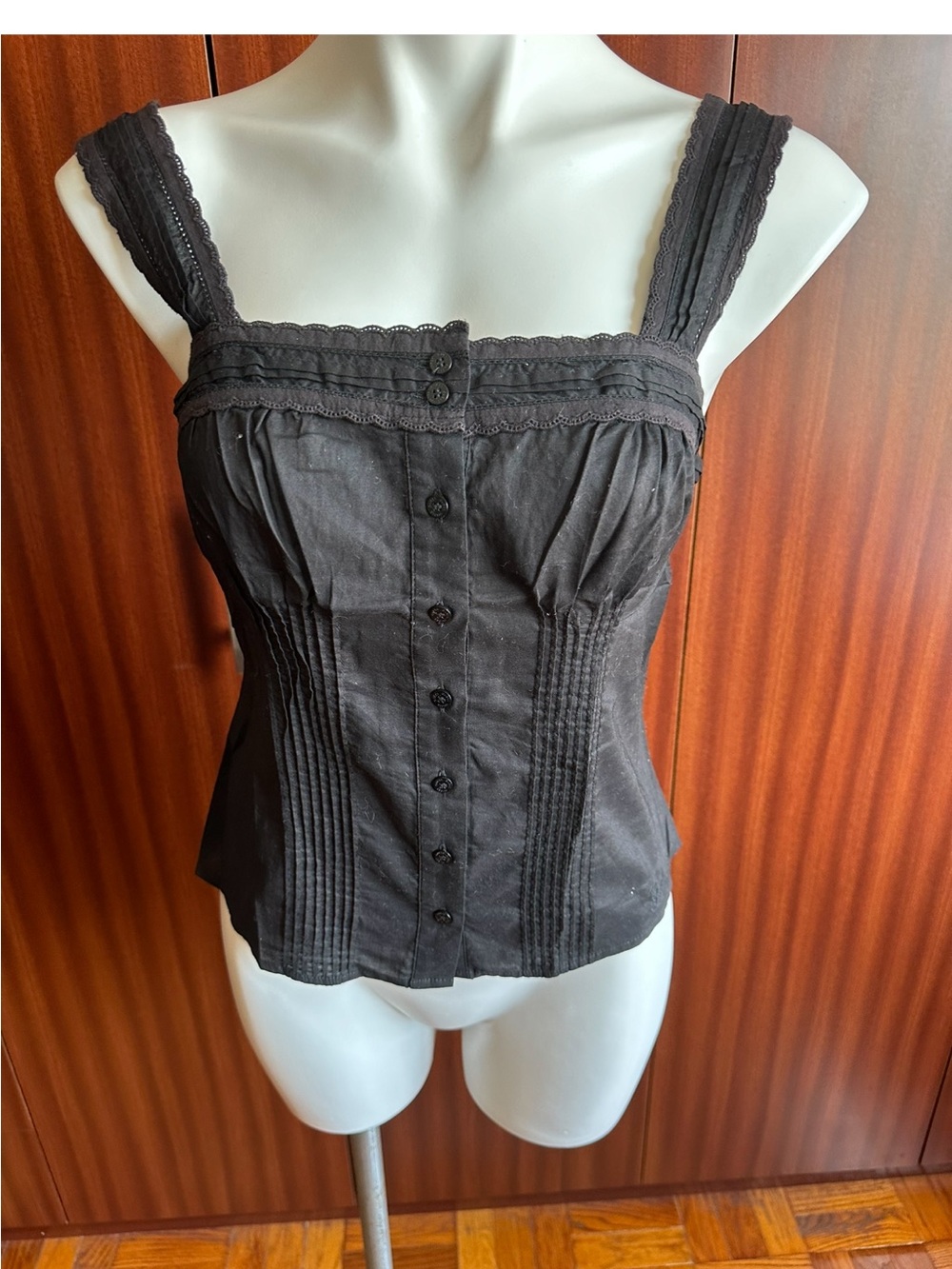 New  Vintage Guess black top with lace trim and button-up front. s M 100% Cotton - Picture 3 of 8